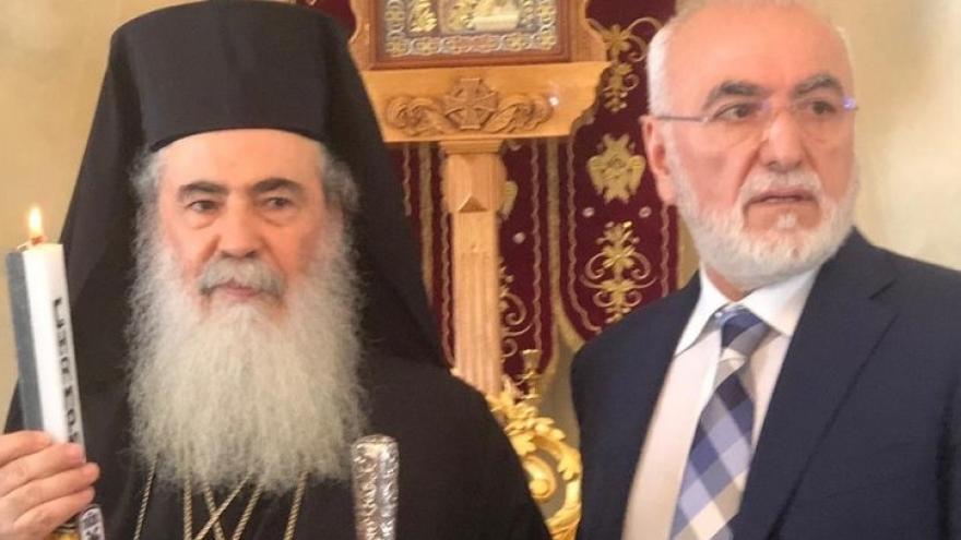 Με λαμπάδα ΠΑΟΚ ο Πατριάρχης Ιεροσωλύμων (pics)