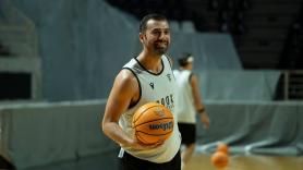 Ζάρας: «Τιμή μου να είμαι αρχηγός του ΠΑΟΚ - Ανυπομονούμε για το Βελιγράδι»