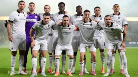 Και στο πέρασμά σου τρέμει όλη η Γη