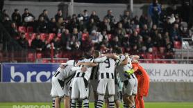 Τα «αετόπουλα» του ΠΑΟΚ έγιναν «ένα» με τον κόσμο μετά την ευρωπαϊκή πρόκριση (vid)