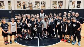 Εκαντοντάδες παιδιά από τη Σερβία βρέθηκαν στο «Παλατάκι» - Χαμός με τον Μπέβερλι (pics)