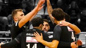 Λαβωμένος και κουρασμένος...