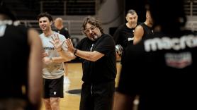 Τρινκιέρι: «Ο Μπαζίνας κέρδισε τον σεβασμό των συμπαικτών του»