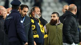 Το παρασκήνιο της εισόδου Ηλιόπουλου στον αγωνιστικό χώρο της Τούμπας και η ψύχραιμη παρέμβαση Σαββίδη
