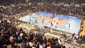 «Έσπασε» το φράγμα των 1.000 διαρκείας