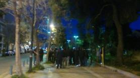 Οπαδοί του ΠΑΟΚ έξω από τα γραφεία του ΣΥΡΙΖΑ στην Αθήνα