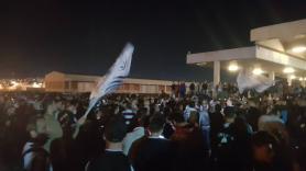 Χαμός στο «Μακεδονία»: Οι οπαδοί του ΠΑΟΚ περιμένουν τους Κυπελλούχους! (vids)