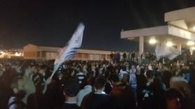 Υποδοχή ηρώων στο αεροδρόμιο (video)