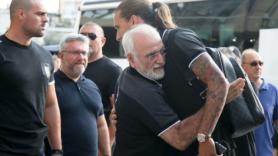«Θέλω να αγκαλιάσω τον Σαββίδη»