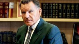 «Αν συμφωνούν οι «τέσσερις», αναλαμβάνω αμισθί στην ΕΠΟ»