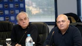 «Ξεκάθαρα ενάντια στην πρακτική των μηνύσεων»