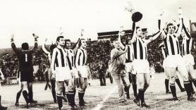 Φιλική ήττα στην απονομή του τίτλου (1976)