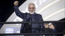 Ικανοποίηση για τη νίκη, σύνθημα με φόντο το ΟΑΚΑ