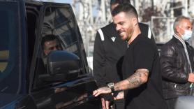 Έπεσαν οι υπογραφές, υπόθεση 15 λεπτών (pics)