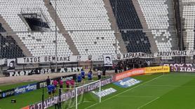 Στεφάνια και σιγή πριν τη σέντρα!