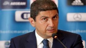 Επίθεση 40 Ποδοσφαιρικών Ενώσεων σε Αυγενάκη!