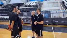 Διακοπές με… δουλειά στο Παλατάκι!
