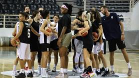 Πρώτη με Rachel Hollivay