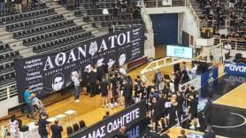 PAOK Sports Arena: Τίμησαν τη μνήμη των έξι αδικοχαμένων οπαδών στα Τέμπη