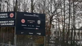 Το «Deutsche Bank Park» ντύθηκε στα... λευκά (pics)