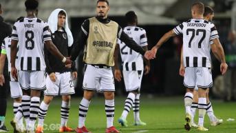 Γκρέμισε ό,τι έχτισε και τώρα… τρέχει