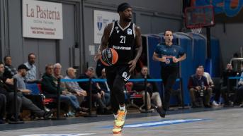 Εκτός εξάδας ξένων ο Μπέβερλι για το ντέρμπι με την ΑΕΚ