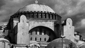 «Η Πόλη έπεσε, μα το φως της δεν έσβησε» (pic)