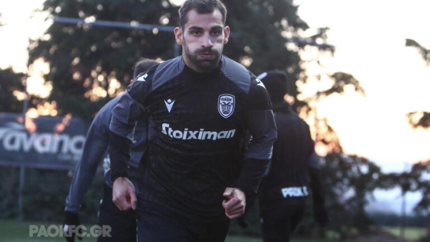 Γιόνι Οττο: Εβαλε τα ασπρόμαυρα… παντού