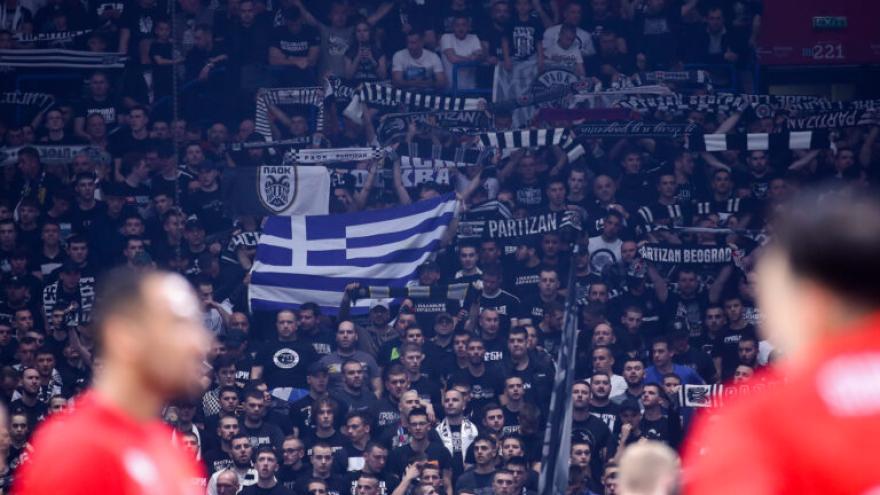 Οι οπαδοί της Παρτιζάν έκαναν… Τούμπα τη «Stark Arena» κόντρα στον Ολυμπιακό