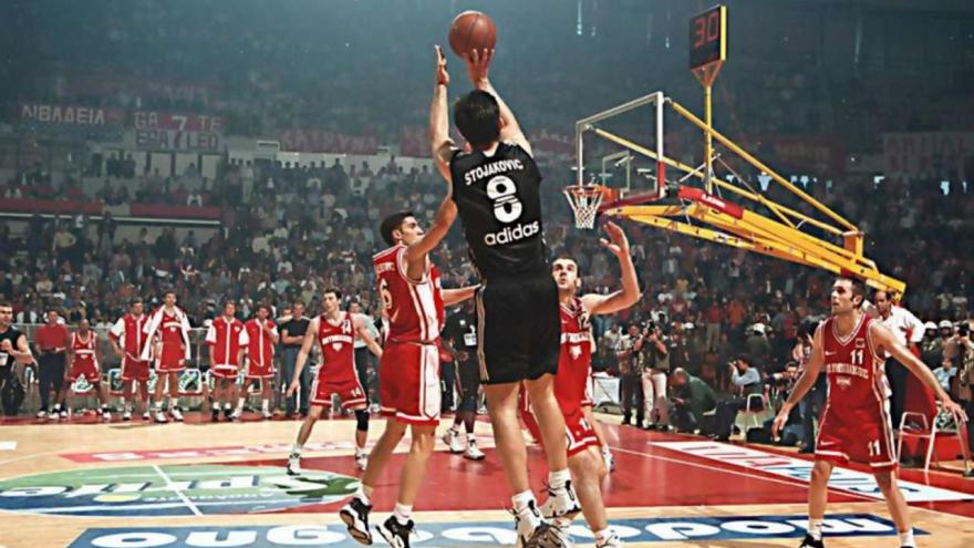 Τρίποντο και ... φύγαμε για τελικό! (1998)