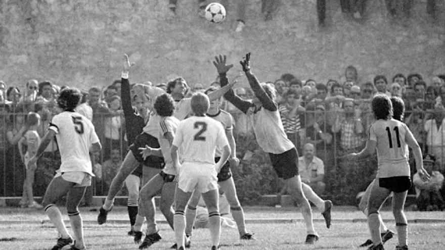 Πρόκριση στον τελικό για τον Λόραντ! (1981)