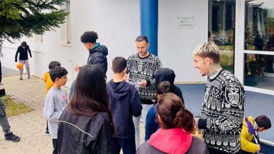 Παίκτες του ΠΑΟΚ επισκέφθηκαν το Ελληνικό Παιδικό Χωριό και μοίρασαν χαμόγελα (pics)