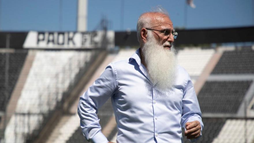 Οι ατάκες του Ιβάν Σαββίδη μέσα από το γήπεδο της Τούμπας (vid)