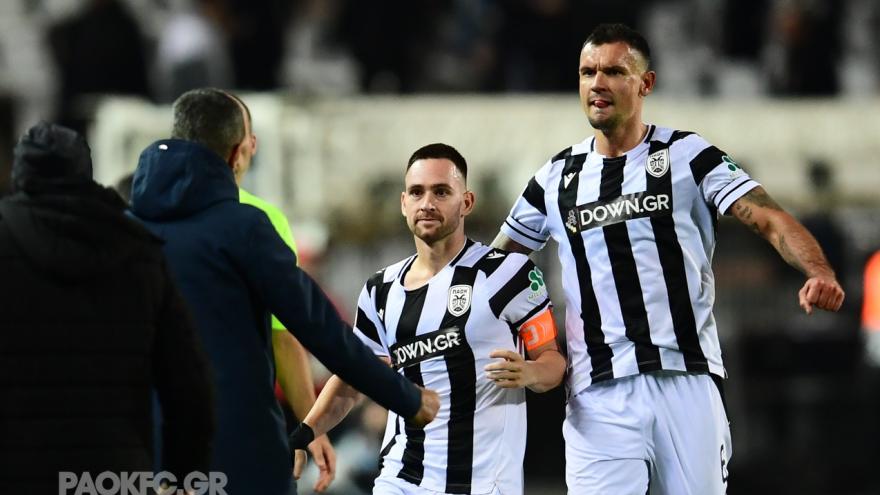 Ο Ζίβκοβιτς έκανε το 2-1, έτρεξε στην αγκαλιά του Λουτσέσκου και κάλεσε όλους τους συμπαίκτες του