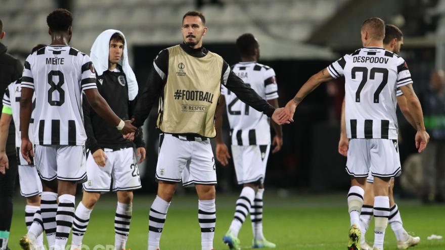 Γκρέμισε ό,τι έχτισε και τώρα… τρέχει