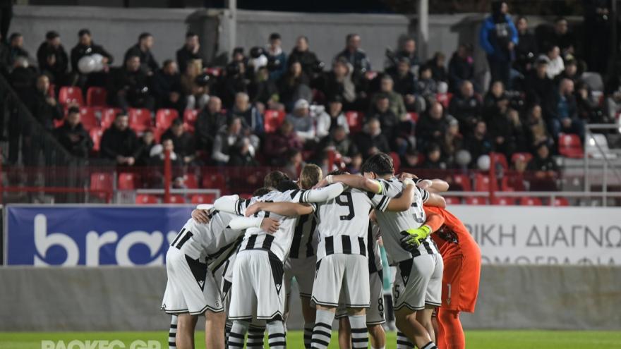 Τα «αετόπουλα» του ΠΑΟΚ έγιναν «ένα» με τον κόσμο μετά την ευρωπαϊκή πρόκριση (vid)