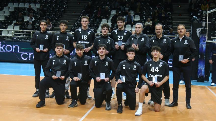 Γνωρίζοντας την πρωταθλήτρια Κ18 του αρχηγού Μούχλια! (pics)