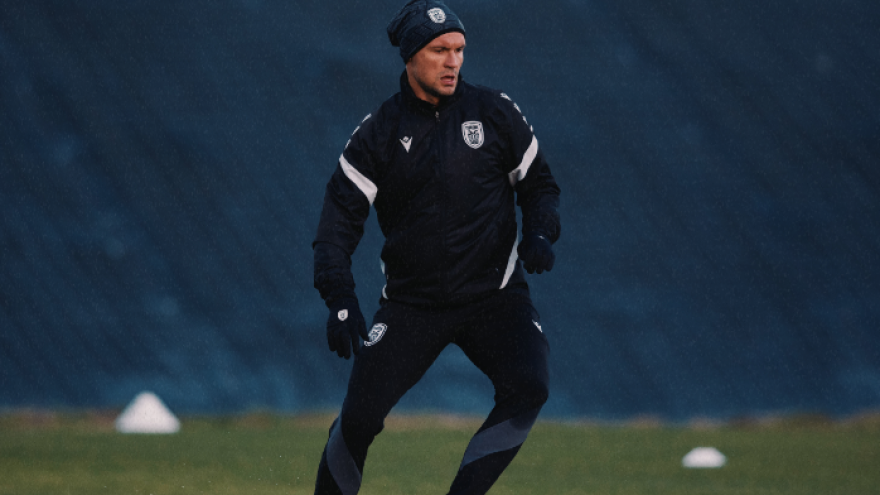 Με το μυαλό στον Πειραιά