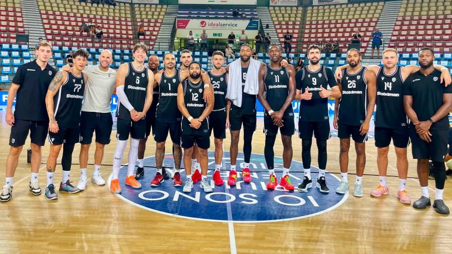 Μέσα σε πειράγματα παρέλαβε το βραβείο του MVP ο Οσμάν – Σήκωσε την κούπα ο Περσίδης (video - photo)