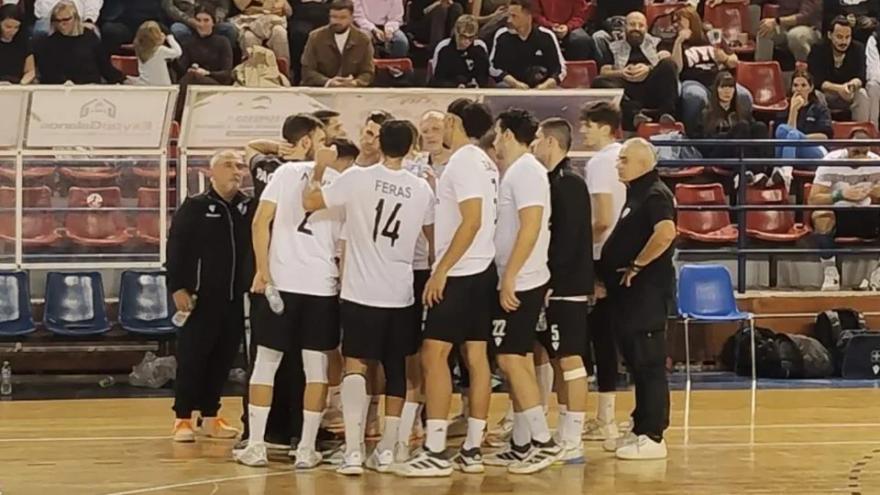 «Ασπρόμαυρο» πάρτι σε κερκίδα και παρκέ για τον ΠΑΟΚ στη Δράμα!