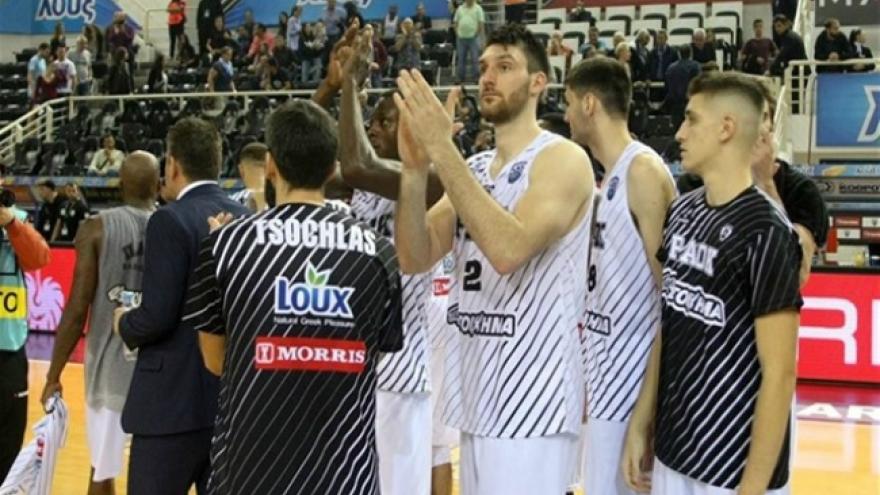 Στα… μετόπισθεν “μπάζει”