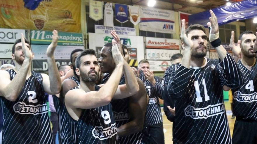 Υποκλίθηκαν στον κόσμο!