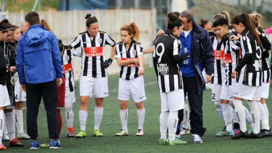 Οι νταμπλούχες δε «λυγίζουν»