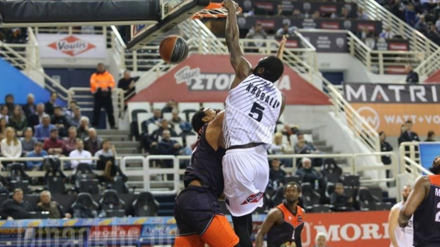 Monster dunk από Ousman Krubally!