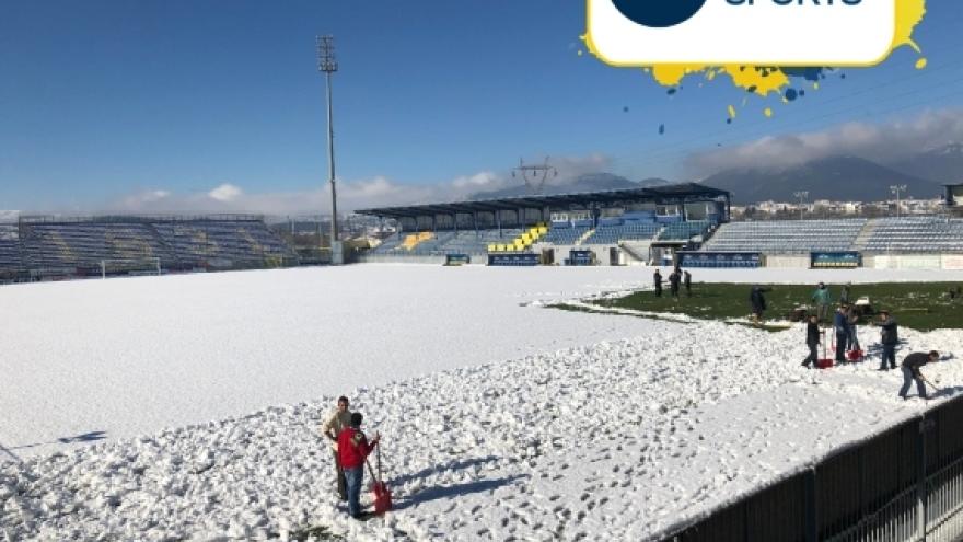 Βγήκε ο ήλιος, φεύγει το χιόνι (pics)