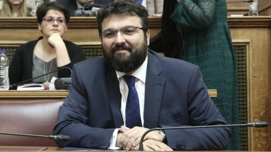 Νέα καθυστέρηση στην αναδιάρθρωση, οργιάζουν οι φήμες