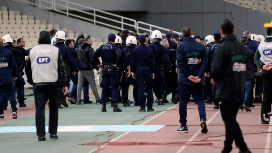 Θέλουν να φύγουν από τα γήπεδα. Μπορούν;