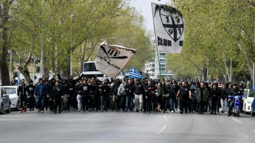 Η πορεία των οπαδών του ΠΑΟΚ σε εικόνες (pics)