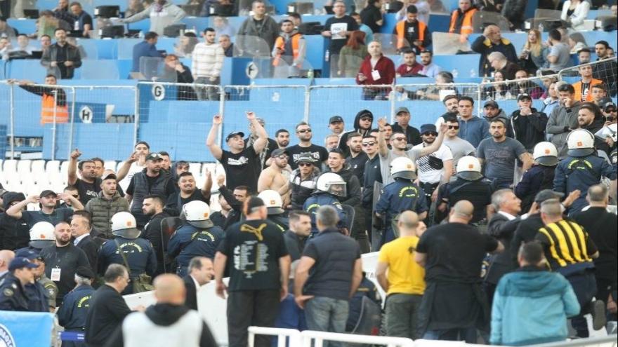 «Κλάψα» ΑΕΚτσήδων για τον αριθμό των φίλων του ΠΑΟΚ (video)