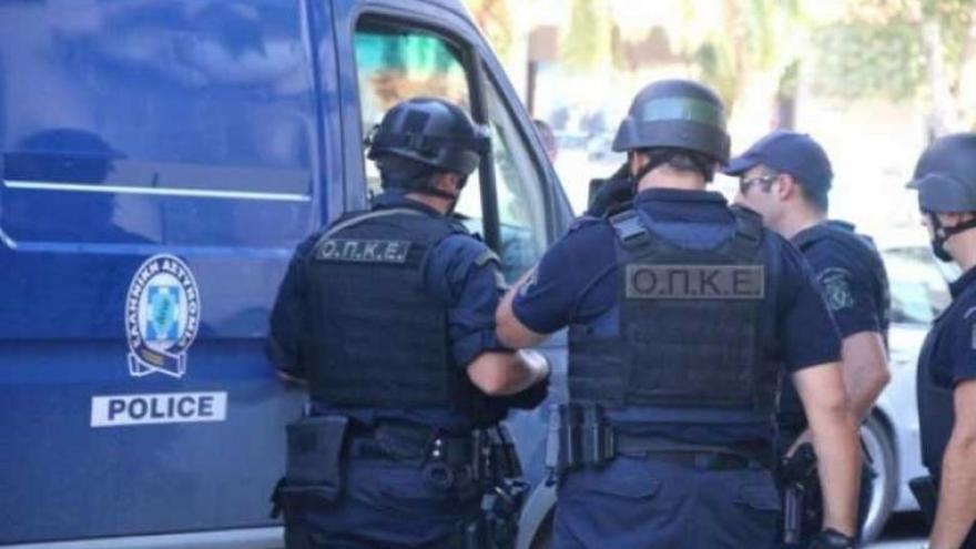 Συνελήφθησαν οπαδοί της Σλόβαν στο τελωνείο Ευζώνων